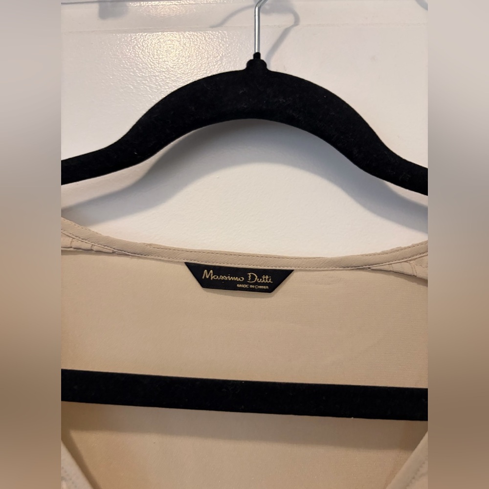 Massimo Dutti SILK Embroidered V-neck Blouse - Size 4 - Picture 3 of 9